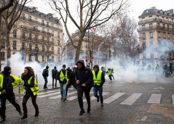 "La Revolución Francesa"  pide igualdad y pensiones igual que la izquierda chilena