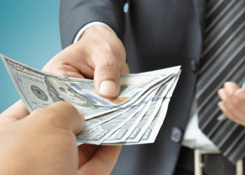 Demócratas presionan por incrementos salariales de trabajadores estatales