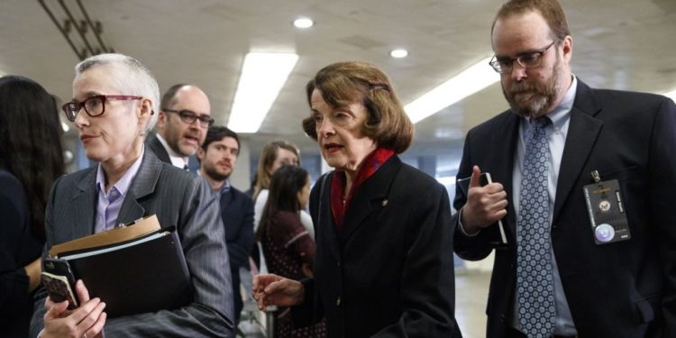 Demócratas advierten en el juicio político que Trump es "un peligro" para la nación