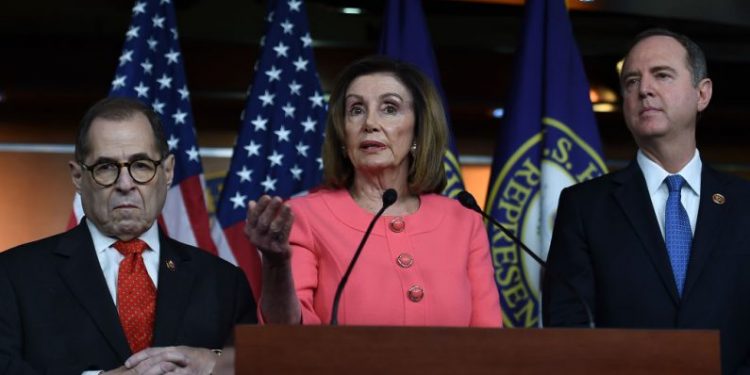 Cámara de Representantes vota para enviar la impugnación de Trump al Senado