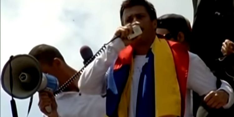 Líder opositor Leopoldo López a oscuras en la embajada de España en Caracas