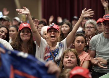 Trump anunció desde Miami que el "sangriento frenesí" del general iraní ha terminado