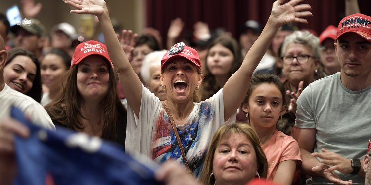 Trump anunció desde Miami que el "sangriento frenesí" del general iraní ha terminado