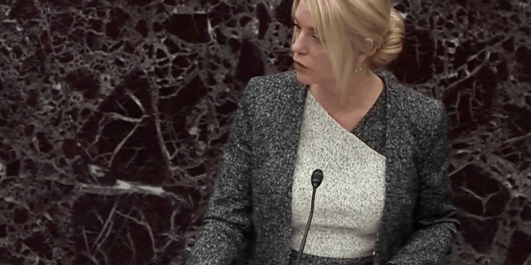 Juicio contra Trump: Pam Bondi presenta el caso contra los Biden y el tema Ucrania