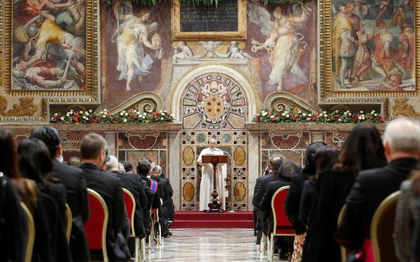 Papa Francisco pide a Irán y EEUU más diálogo y respeto por la legalidad internacional