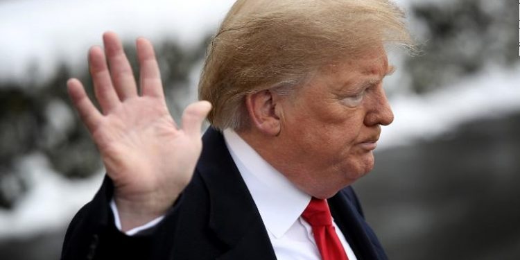 51% de los estadounidenses dicen que el Senado debería destituir a Trump, según encuesta