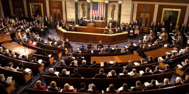 Senado de Florida aprobó resolución que condena las ideologías de odio