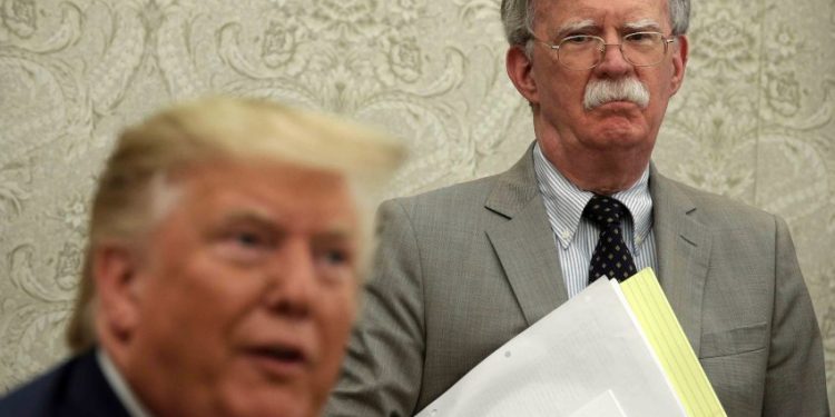 John Bolton asegura estar listo para testificar en el juicio político de Trump