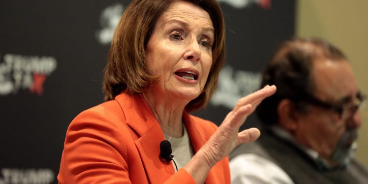 Pelosi dice que Trump llevará “por siempre la cicatriz” de haber sido imputado políticamente