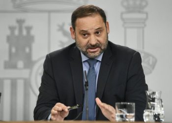 Los sobresaltos de Ábalos en el aeropuerto de Barajas desde que recibió a la vocera del régimen de Maduro