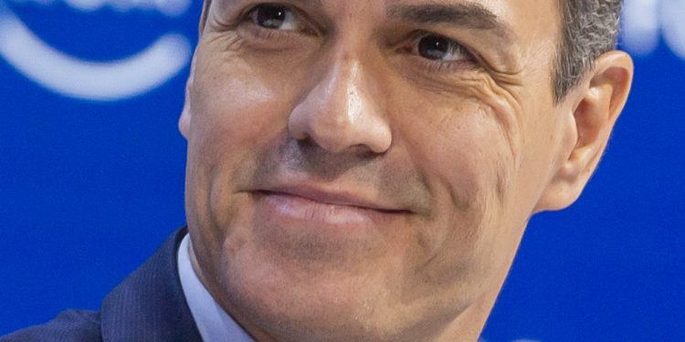 Un dato sobre los indicios del apoyo de Sánchez a Maduro: Se ha disparado la compra de petróleo de España a Venezuela