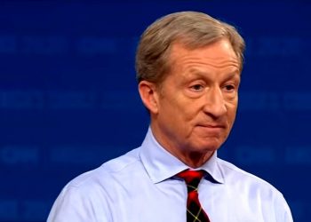 Otros aspirantes demócratas   trabajan por sus postulaciones en EEUU