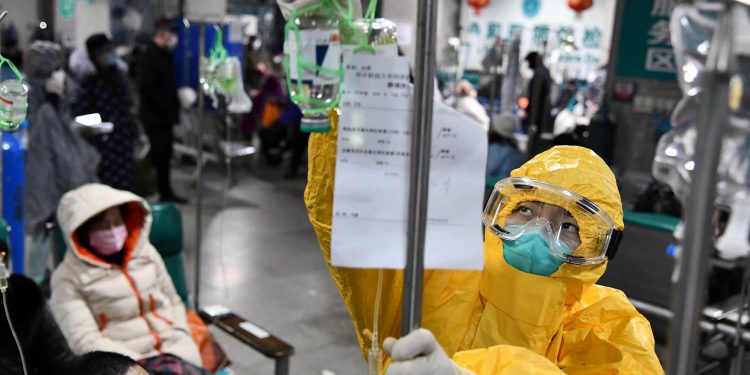 Coronavirus: China aumentó a 1.113 fallecidos y OMS: Año y medio para desarrollar vacuna