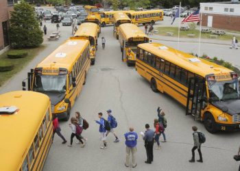 Aprueban proyecto de ley para fortalecer la seguridad escolar en Florida