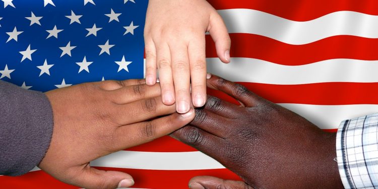 Inmigrantes con casos abiertos podrán conocer su situación en una aplicación