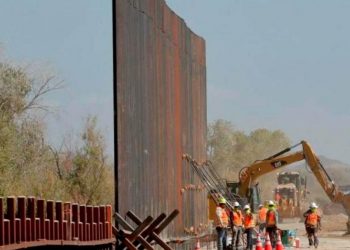 EEUU suspende leyes para acelerar construcción del muro con México