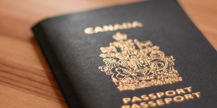 Buscan mecanismos para detener el fraude de ciudadanía en Estados Unidos