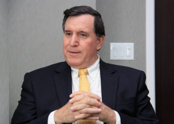 Revocatorio del comisionado Joe Carollo presenta una ‘conspiración’