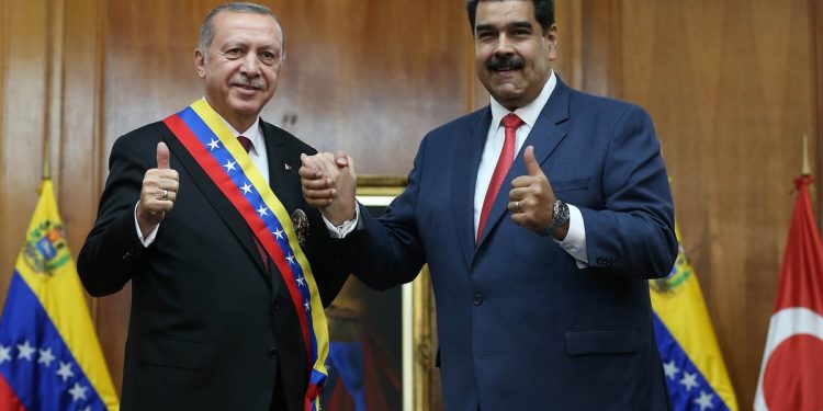 ABC: Régimen de Maduro financia sus Embajadas por intermedio de Turquía