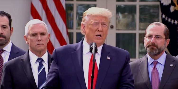 Presidente Donald Trump decreta el estado de emergencia nacional