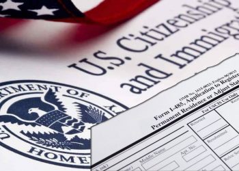 Gobierno de Trump abre sitio de internet para denunciar fraudes de inmigración