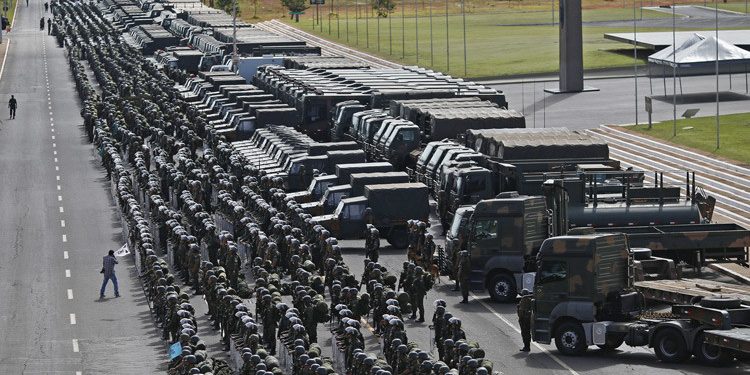 Bolsonaro cenará con Trump en Miami para aumentar el poderío militar de Brasil