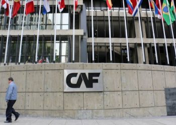 Para mejorar sus balances, la  CAF  despoja a Venezuela de 20% de sus acciones y le da aire a Maduro