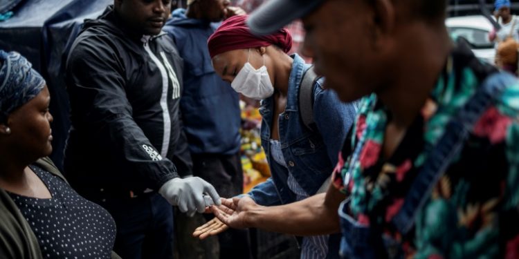 ¡Qué difícil es quedarse en casa!…  Terrible realidad del coronavirus en América Latina y África