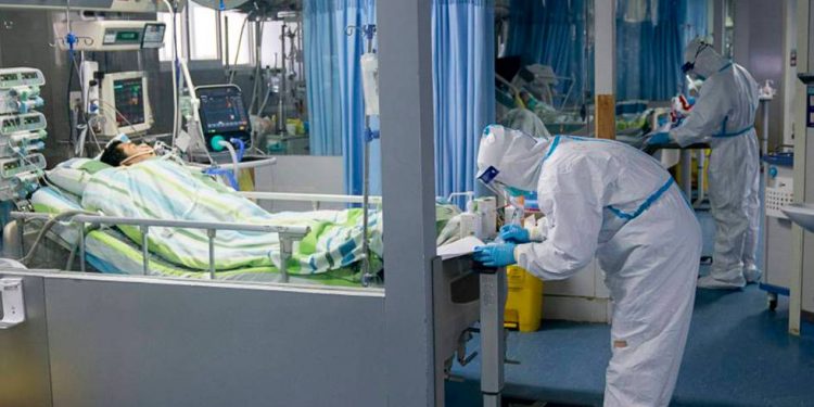 Hospitales se quedan sin camas en EEUU para atender pacientes con coronavirus