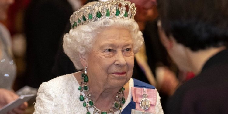 "No le queda más tiempo": La reina Isabel II está por partir de este mundo, afirmó su ex secretario