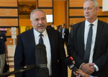 Israel: Gantz y Lieberman unidos contra Netanyahu buscan acuerdos para formar gobierno
