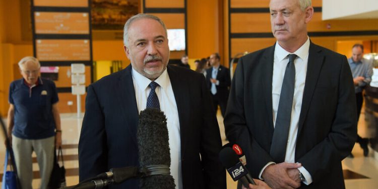 Israel: Gantz y Lieberman unidos contra Netanyahu buscan acuerdos para formar gobierno