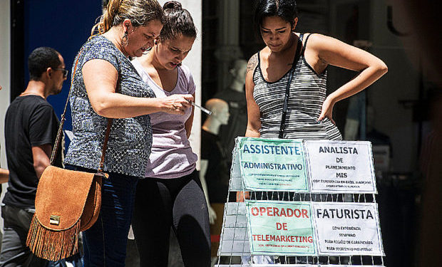 "Durmiendo con el enemigo": mujeres asesinadas y golpeadas por la pandemia de violencia machista
