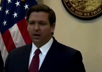 Expertos en salud se unen a Ron DeSantis en vísperas de la reapertura