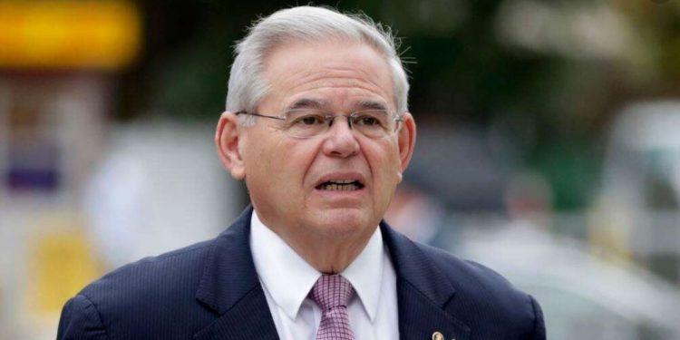 Senador pide liberar a migrantes de centros de detención en EEUU