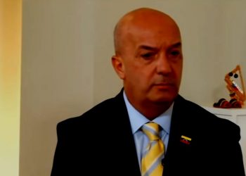Comisionado Simonovis afirma que EEUU tiene toda la disposición de capturar a Maduro