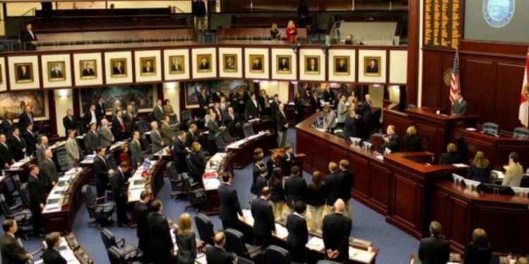 Nuevo proyecto de ley de respaldo económico por el coronavirus será enviado a Trump por los congresistas