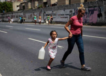¡Las locuras de la dictadura en Venezuela!  ¿Clases por internet sin electricidad ni conexión?
