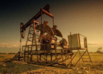 Debido a la tensión entre Estados Unidos e Irán, precios del petróleo suben casi un 20%