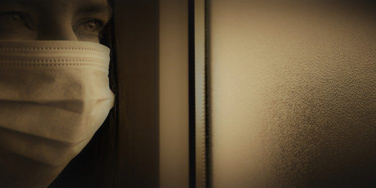 El gran error de Europa y Estados unidos con el COVID-19 es que "la gente no se está poniendo las mascarillas", dice experto