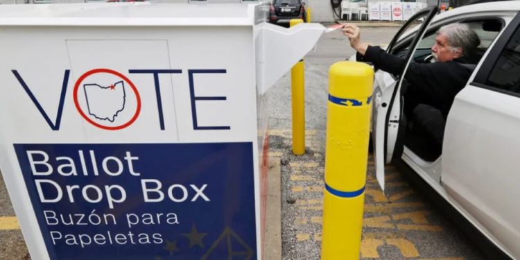 Pandemia del coronavirus obliga a Ohio a realizar primarias por correo