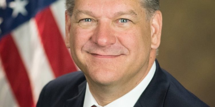 La DEA desiste ante las críticas y realiza cambios