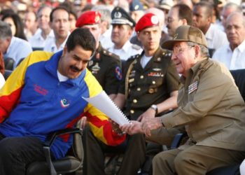 Al Navío: ¿Qué hizo Cuba con el dinero y petróleo que le dio Venezuela en la época de Chávez y ahora con Maduro?