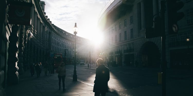 Reino Unido supera a Italia en fallecidos por Covid-19