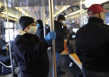 ¡Descubierto! Administración de Trump engavetó plan de CDC para reabrir el país