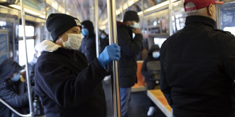 ¡Descubierto! Administración de Trump engavetó plan de CDC para reabrir el país