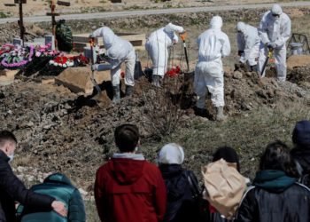 Qué pasa en Rusia? Tres doctores se lanzaron desde edificios al vacío