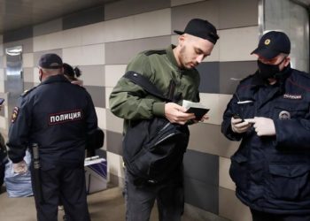 Qué pasa en Rusia? Tres doctores se lanzaron desde edificios al vacío