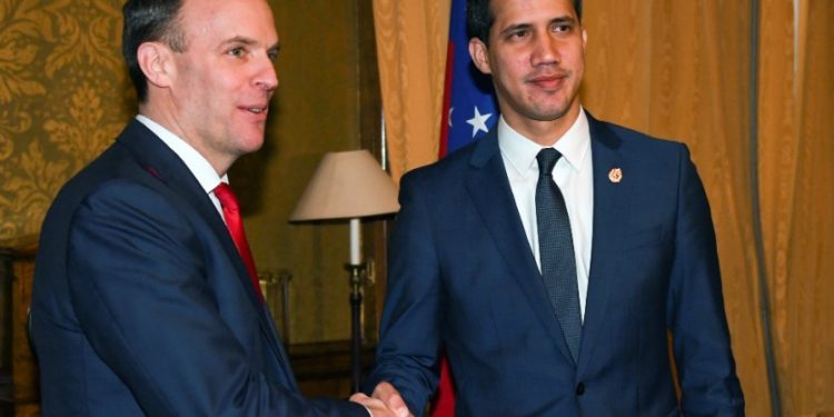 Reino Unido secunda y adopta sanciones de la U.E. contra la dictadura de Maduro