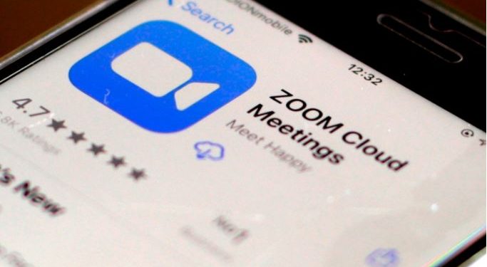 Zoom cerró cuentas de activistas pro democracia por orden del régimen chino